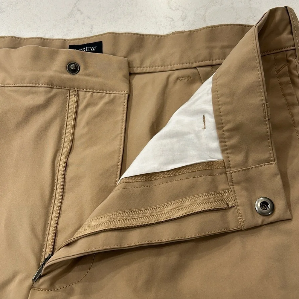 NWT J. Crew Men’s Tech Shorts 9'' Inseam Performance Classic Fit Khaki Size 31